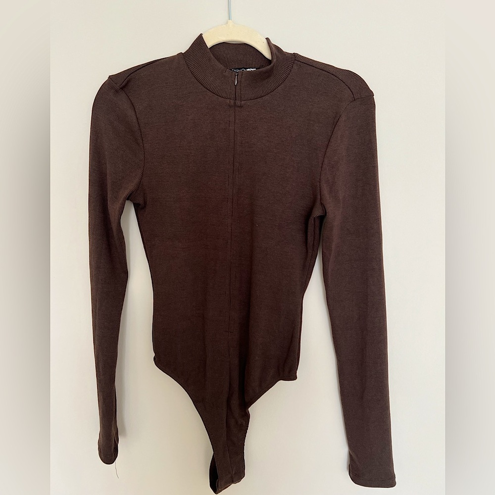 Fashion Nova Zip-Up Bodysuit in Brown Medium
